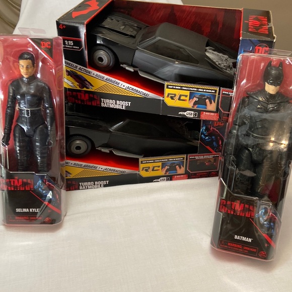 Batman Bundle Special - 2 Remote Control Batmobile Cars & 2 Action Figures- NIB - Picture 1 of 7
